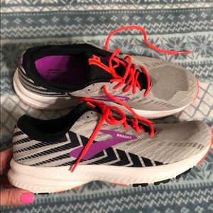 EUC Brooks Launch 6 Size 10